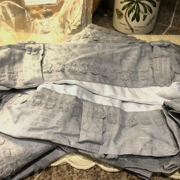 NIP "SINGLE PANEL" Madison Park curtain Gray 50"x95" - Picture 2 of 4